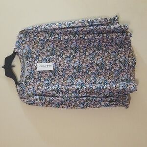 Ladies XL long sleeve flower top